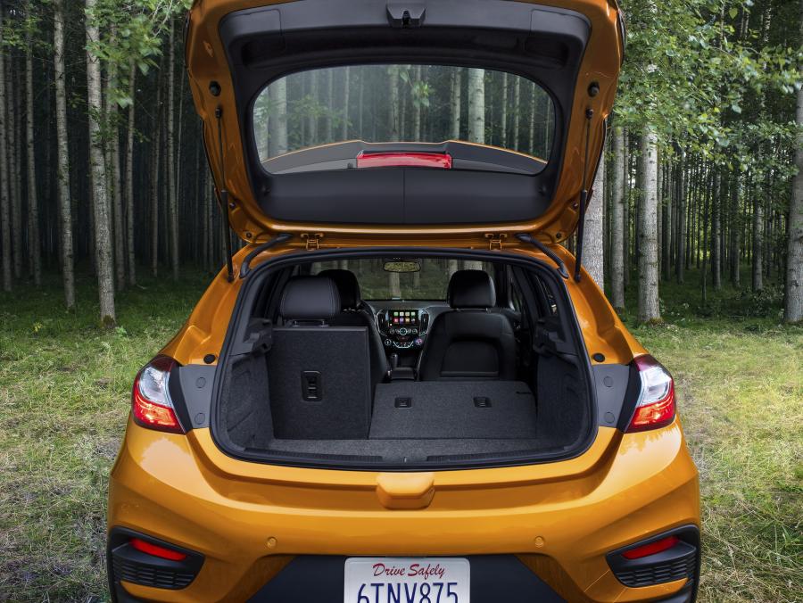 Багажник Chevrolet Cruze Premier RS Hatchback 2016 года  (NA) (фото 14 из 16)